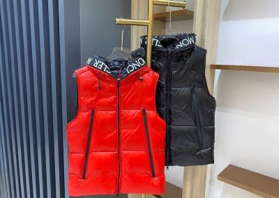 Moncler 01